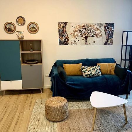 Appartamento Con Terrazzo Sui Tetti Milanesi Esterno foto