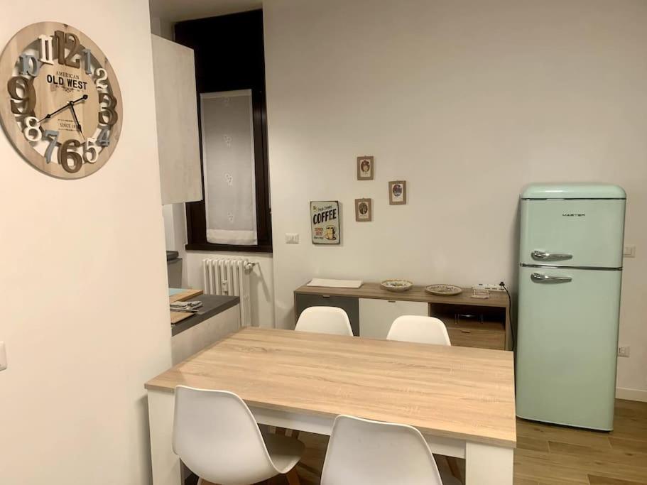 Appartamento Con Terrazzo Sui Tetti Milanesi Esterno foto